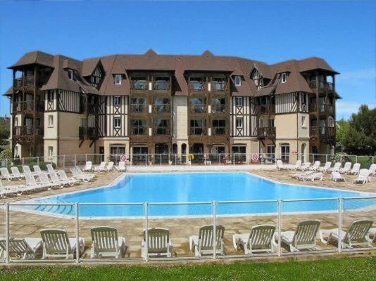 "Magnifique 2 Pieces Deauville" Piscine Et Jardin Bagian luar foto